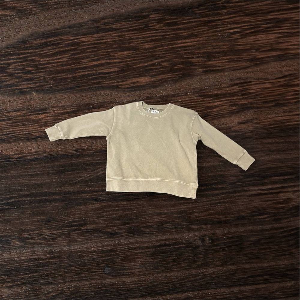 Little Texan Design
NWT 
Size 6 
Long Sleeve Sweatshirt
